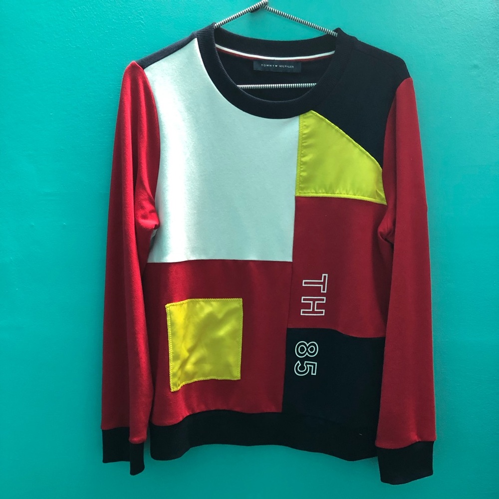 Women’s Tommy Hilfiger Sweater Size Small
